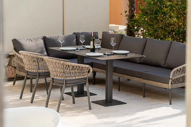 Luxuriöse Erdgeschosswohnung mit großzügiger Terrasse in Rafailovici — photo 10